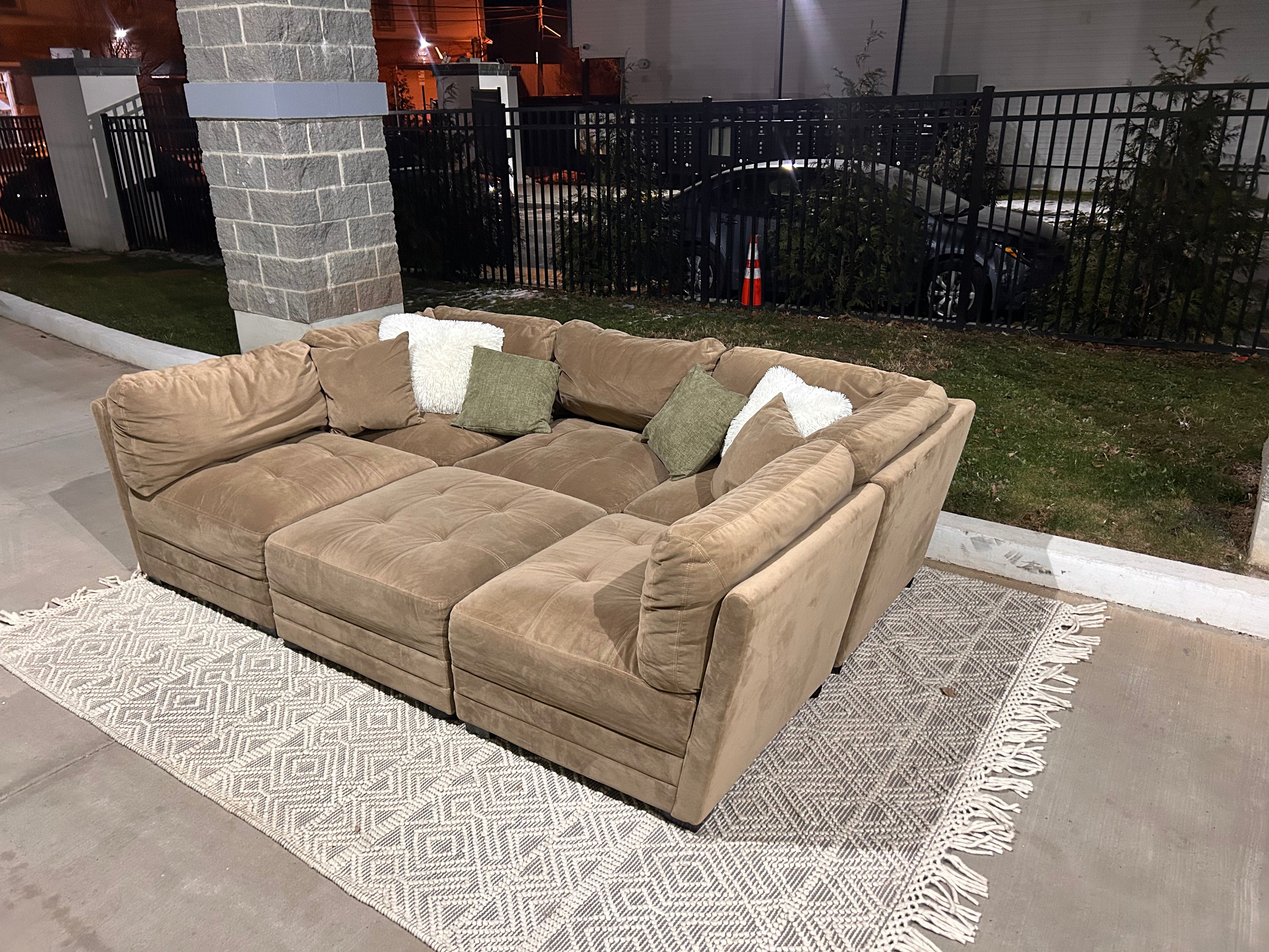Thomasville Tisdale Fabric Sectional with Storage Ottoman