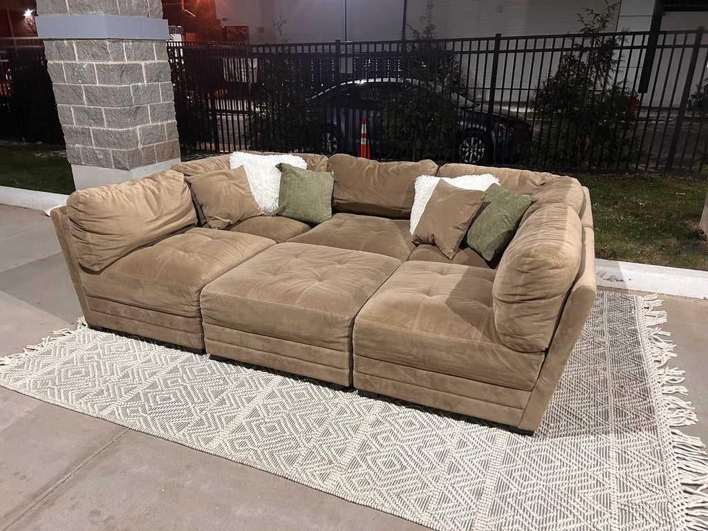 Thomasville Tisdale Fabric Sectional with Storage Ottoman